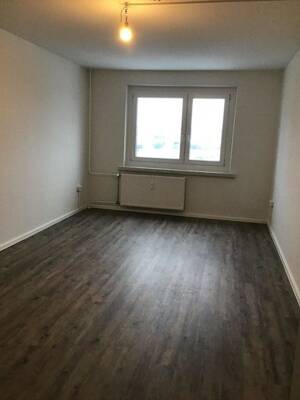 3-Raumwohnung mit Badewanne sucht neue Mieter*innen! – 1257 Dresden – Vorschaubild 3