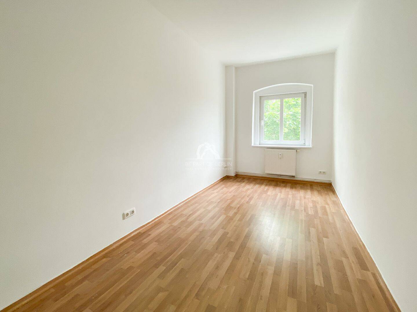 2- ZIMMER WOHNUNG PRENZLAUER BERG | BELEBTE KNIPRODESTRASSE | BALKON ZUM INNENHOF | PROVISIONSFREI | – Berlin – Vorschaubild 2