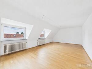Charmante Dachgeschosswohnung mit 96m² Wohn-Nutzfläche! Möglichkeit zur Maisonette in Nürnberg Thon – 90425 Nürnberg – Vorschaubild 3