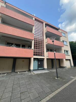 Terrassenappartement mit neuer Ausstattung im Hinterhof Köln-Hülsenweg
