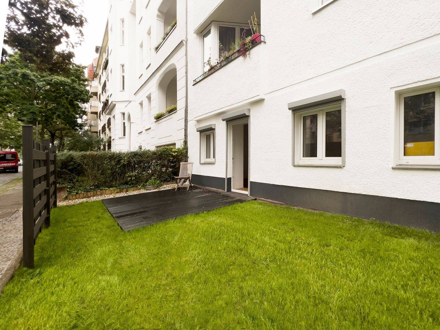 Sofortbezug! Sanierte Erdgeschosswohnung mit Terrasse und Garten im begehrten Feuerbachkiez – Berlin – Vorschaubild 3