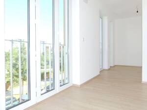 Großzügige, helle 3-Zimmer-Wohnung mit schöner Loggia; Anfragen bitte nur per email! – 80939 München – Vorschaubild 7