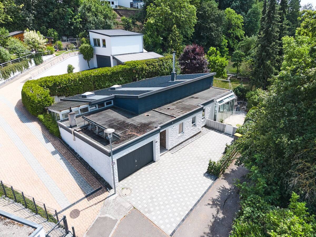 Außergewöhnlicher Bungalow in Top Lage – 72768 Reutlingen – Bild 1 von 9
