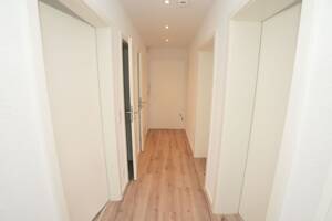 Helle, frisch renovierte 3-Zimmer-Wohnung mit Balkon – 50677 Köln – Vorschaubild 4