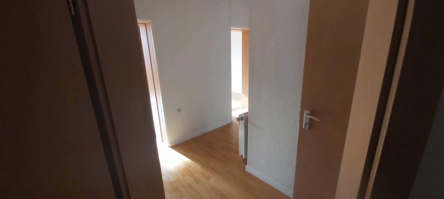 3-Zimmer-Erdgeschoss-Wohnung in zentraler Lage nahe Hochschule – ideal auch für WG – Nürnberg – Vorschaubild 3