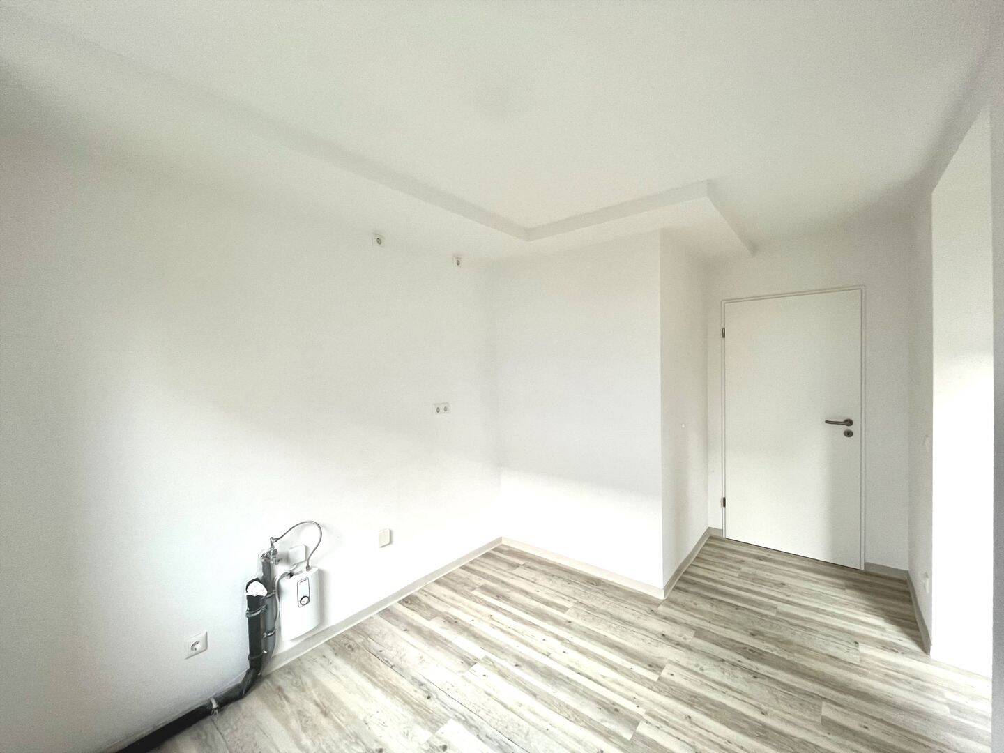 3-Zimmer-Etagenwohnung mit Westbalkon, Stellplatz und Fahrstuhl – Hannover – Vorschaubild 6