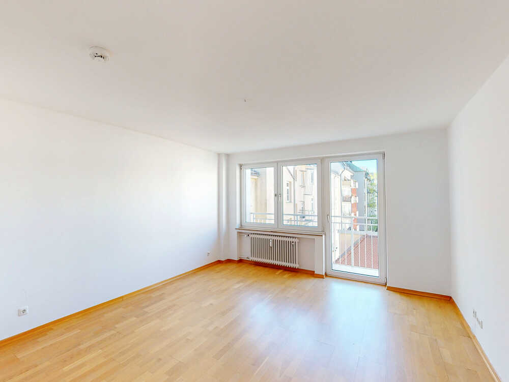 Gemütliche 2-Zimmer-Wohnung mit Innenhofbalkon – München – Vorschaubild 2