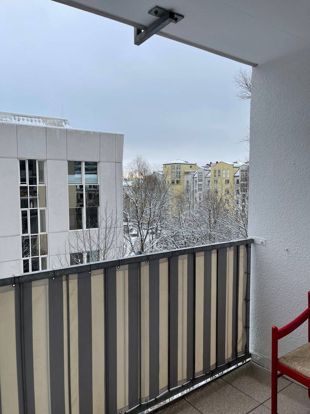 Zuhause mit 2 Zimmern und Südloggia in Schwabing direkt an der Leopoldstraße – München – Vorschaubild 8