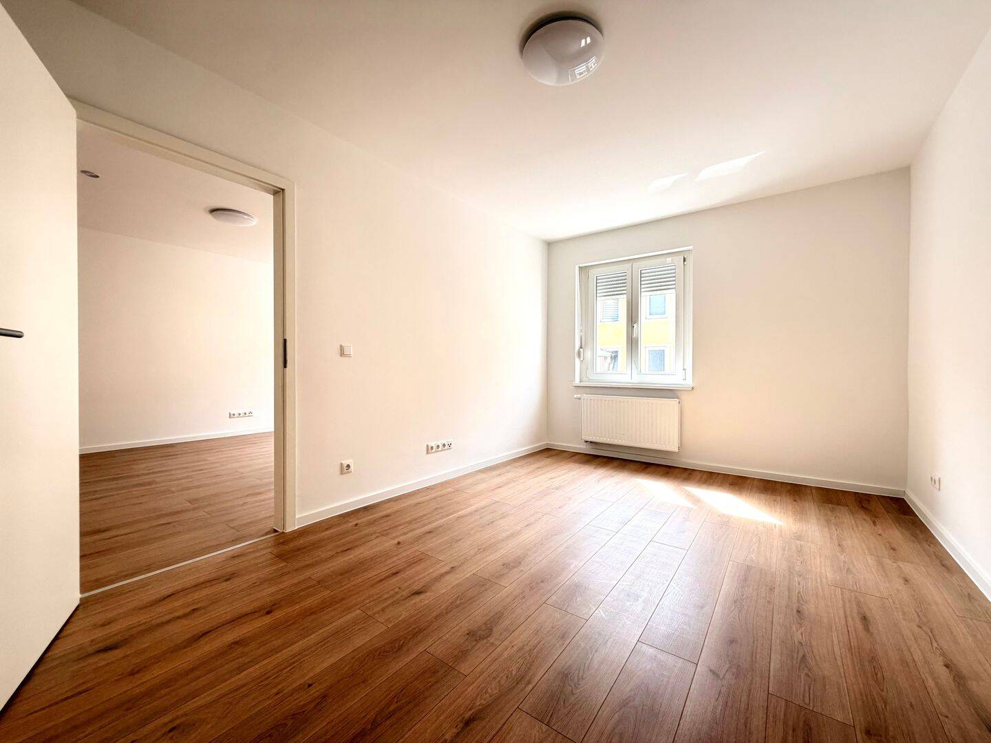 kernsaniert & energieeffizient in GoHo – 3 Zimmer Wohnung mit EBK – Nürnberg – Vorschaubild 2