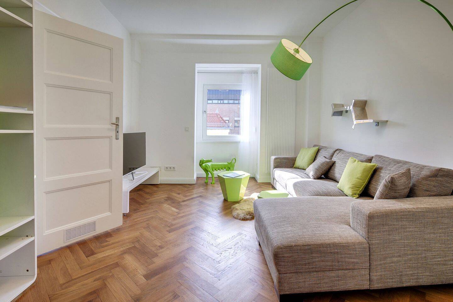 Wunderschöner 4-Zi-Altbau beim Gasteig, Lift, Balkon, TG mietbar, bezugsfrei – München – Vorschaubild 3