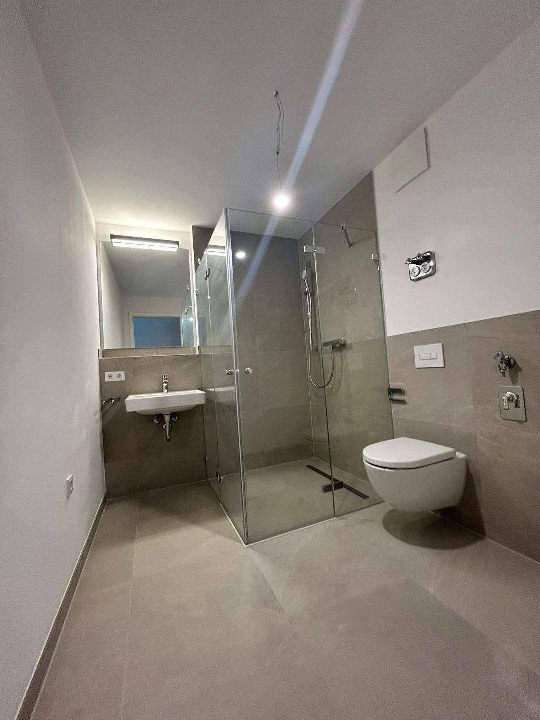 Exklusiver Neubau: Super geschnittene 2-Zimmer-Wohnung mit Balkon | EBK | TG | Fußbodenheizung – Nürnberg – Vorschaubild 7