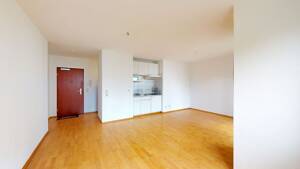 Sanierungsbedürftige Einzimmerwohnung mit Stellplatz
