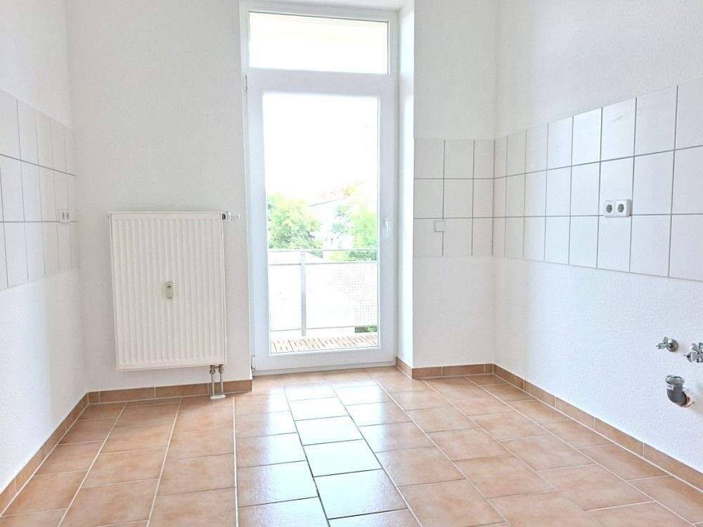 !! 2-Zimmer-Wohnung mit Balkon und PKW-Stellplatz im Lutherviertel !! – Chemnitz – Vorschaubild 3