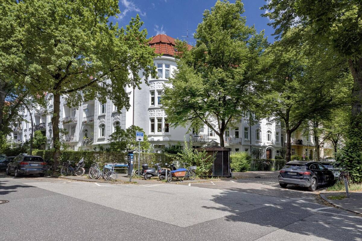 Altbaucharme mit großzügigem Grundriss im Herzen von Hamburg-Eppendorf – 20251 Hamburg – Bild 1 von 9