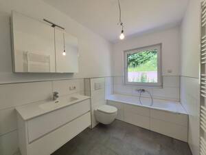 Modern renovierte 5-Zimmer-Wohnung mit Balkon, Garten und Weitblick – 97816 Lohr am Main – Vorschaubild 7