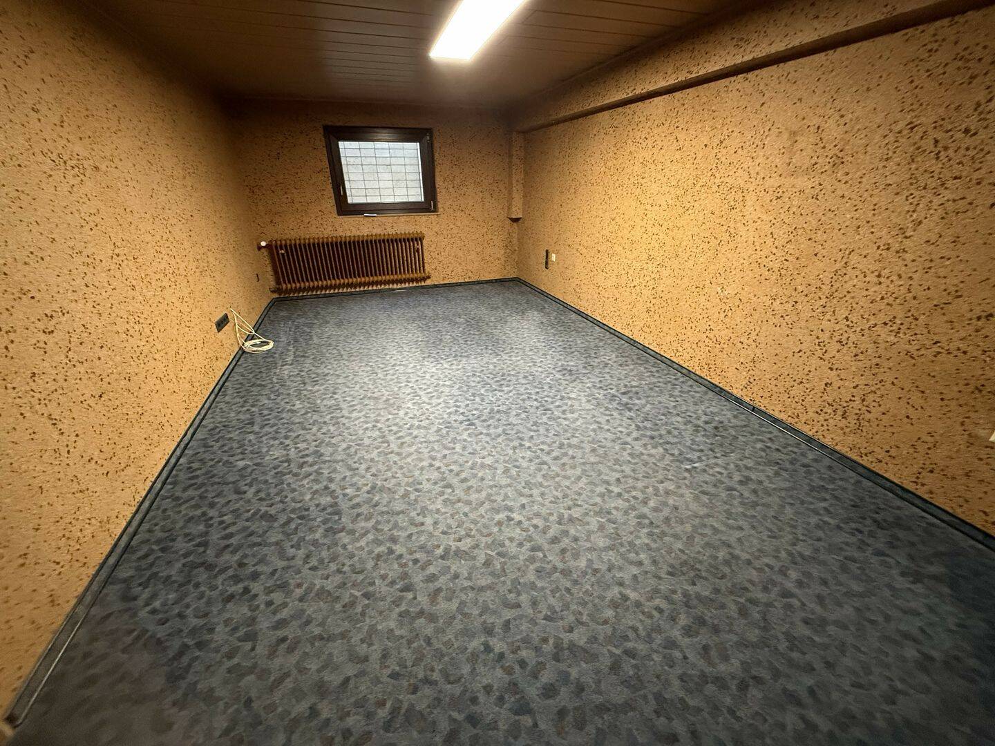 Ein einladender Bungalow mit hellem Keller, ideal für individuelle Gestaltungsmöglichkeiten. – Neulußheim – Vorschaubild 6