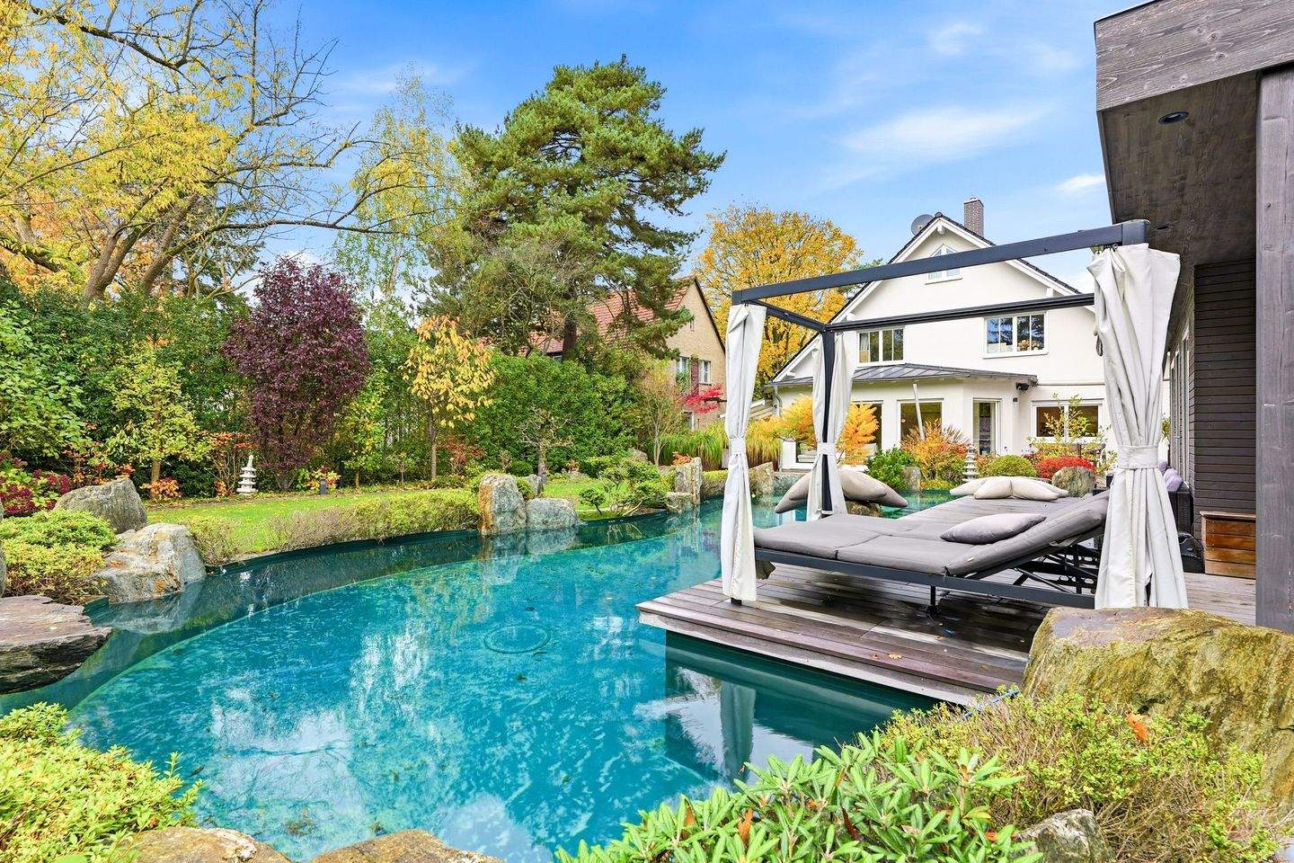 **Luxuriöse Familienvilla mit Japanischem Garten & Wellness-Oase** – Kleinmachnow – Vorschaubild 2