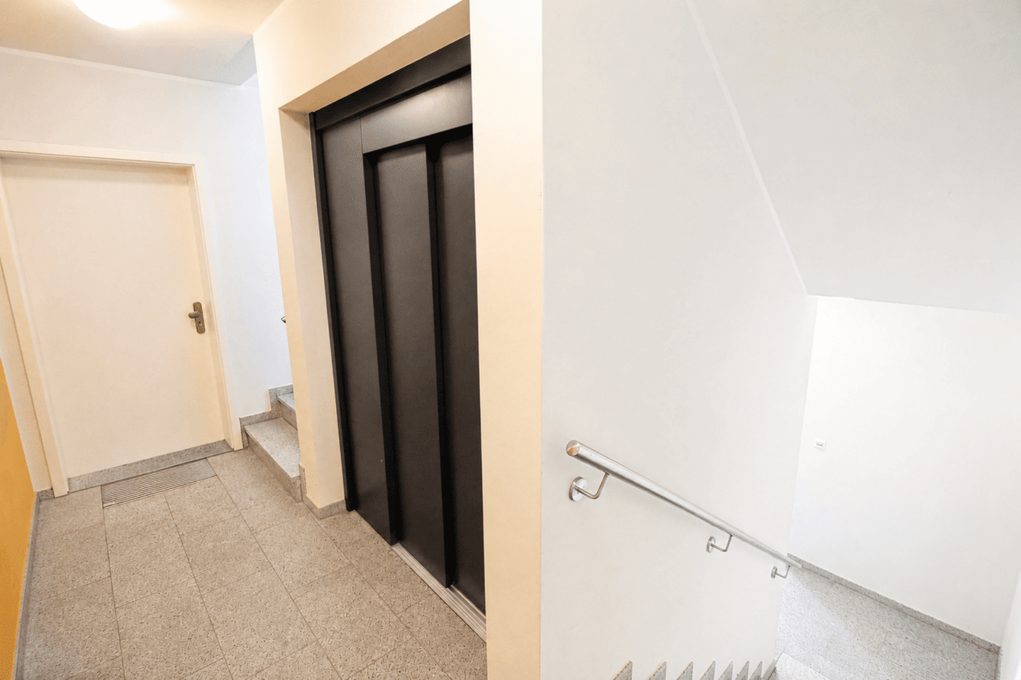 Exklusive 3-Zi.-Wohnung mit Tiefgarage, Balkon & hochwertiger Ausstattung – Chemnitz – Vorschaubild 2