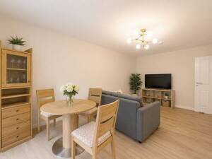 Wunderschöne neue Terrassen-Garten-Wohnung, nach Westen ausgerichtet und mit Einbauküche in Moosach – 80992 München – Vorschaubild 8