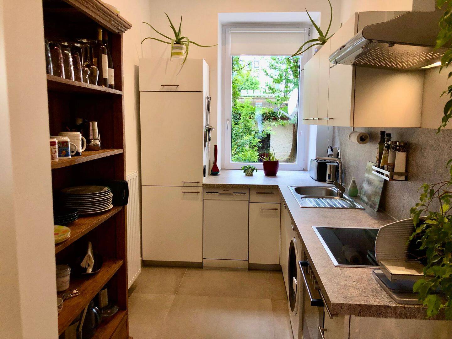 PROVISIONSFREIE Kernsanierte 2-Zimmer Wohnung zu verkaufen – München – Vorschaubild 3