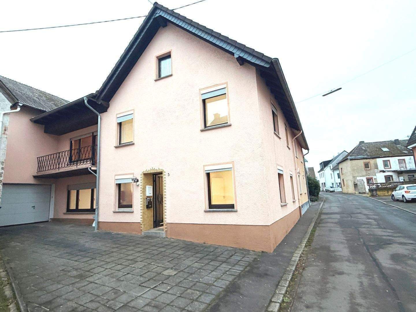 Charmantes Einfamilienhaus mit Garage, Scheune und zusätzlichem Gartengrundstück in Großlittgen – Großlittgen – Vorschaubild 2