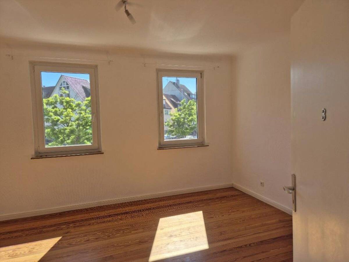 WG-Zimmer 19 m² | möbliert auf Wunsch | Löwenmarkt Stgt-Weilimdorf | 540 € warm – 70499 Stuttgart – Bild 1 von 9