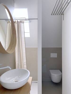 Sehr schöne möblierte 4-Zimmer Dachwohnung mit Internet und Dachterrasse in Wiesbaden – 65197 Wiesbaden – Vorschaubild 4