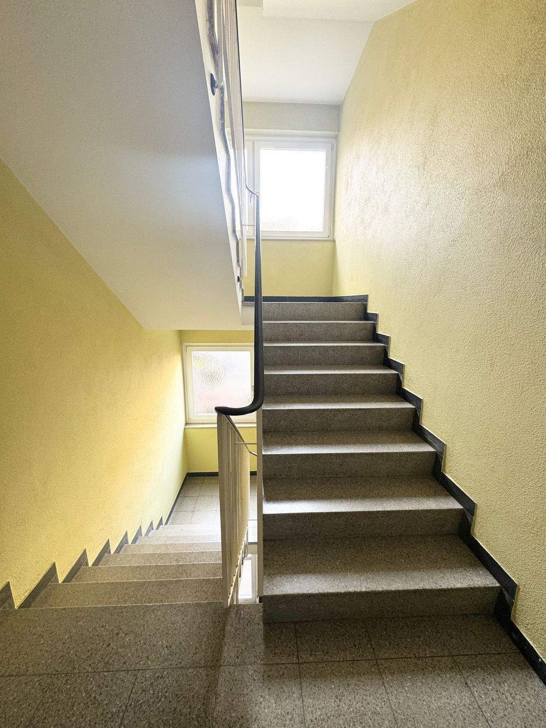 Gepflegte Eigentumswohnung mit Loggia, Aufzug & Stellplatz – Nürnberg – Vorschaubild 7