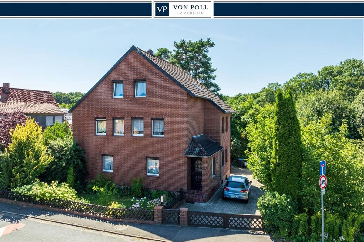 * VIEL PLATZ FÜR SIE UND IHRE LIEBEN * EIN-/ ODER ZWEIFAMILIENHAUS MIT RIESIGEM GARTEN – 38446 Wolfsburg – Bild 1 von 9