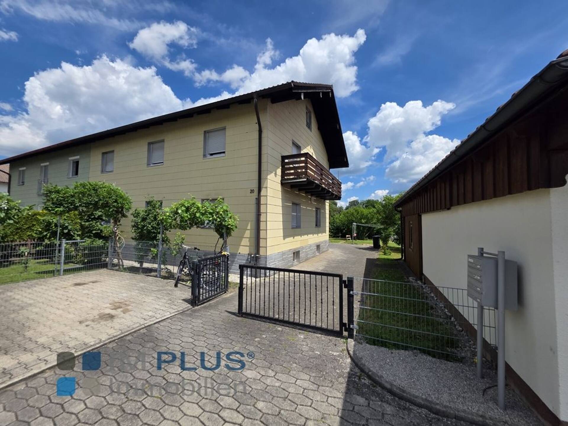 Mehrfamilienhaus in 83024 Rosenheim mit 195 m² kaufen