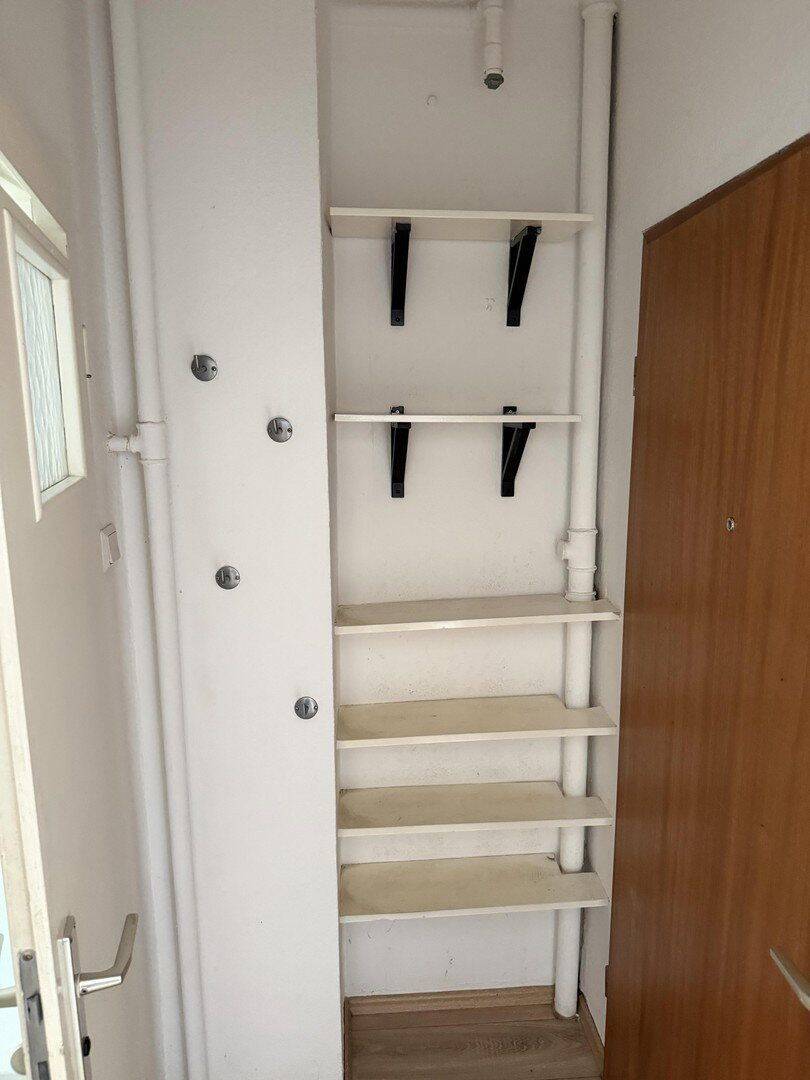 Vier schöne Einzimmerwohnungen mit Küchen und Bad ideal für Studenten – Mannheim – Vorschaubild 9