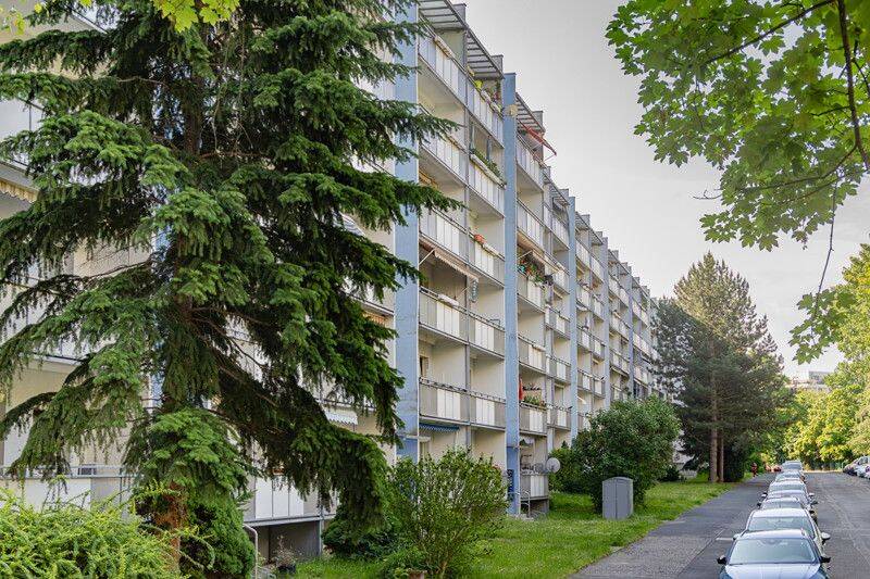 Wir sanieren für Sie: 3-Zimmerwohnung in oberster Etage mit Aufzug!