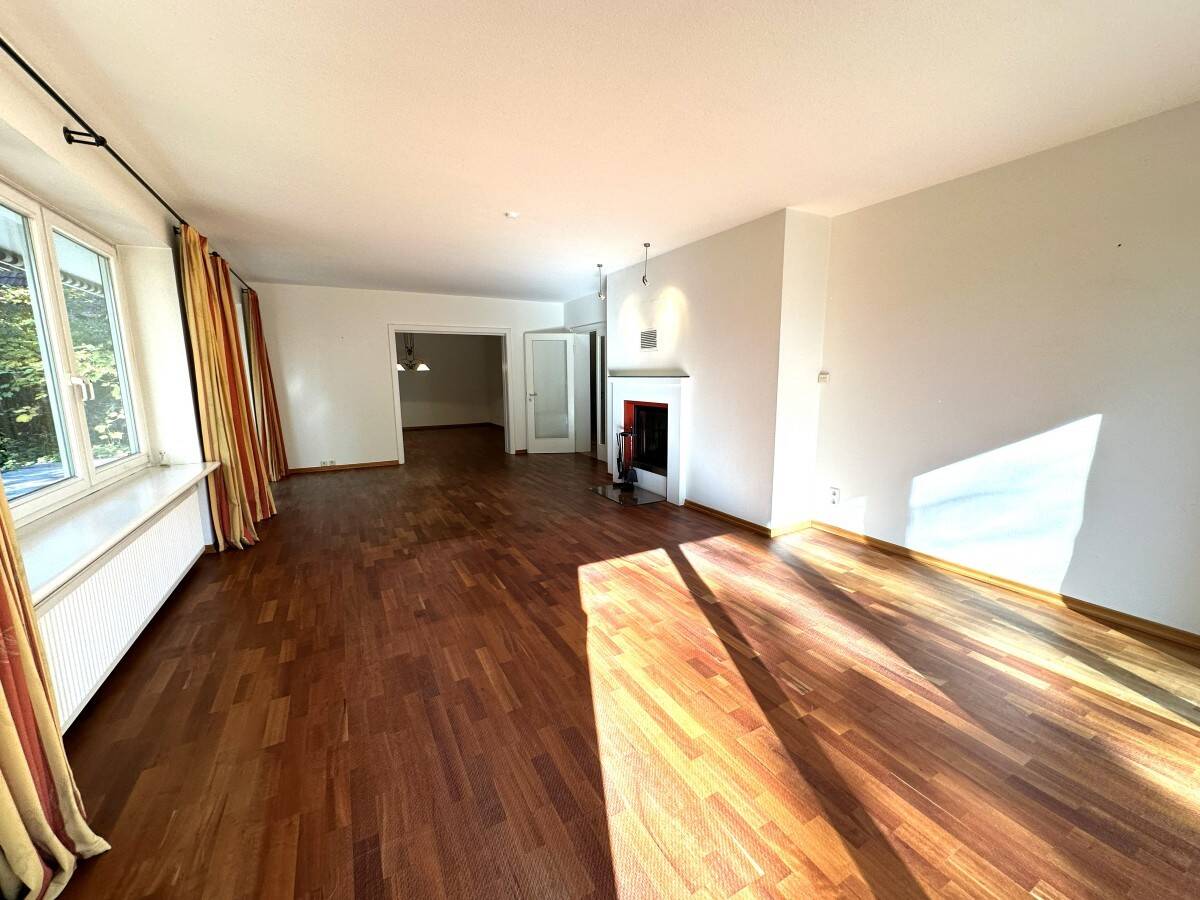Ein Haus, zwei Chancen: Großzügiges EFH mit parkähnlichem Garten & abtrennbarem Baugrundstück – Hamburg – Vorschaubild 4