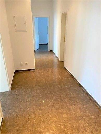 Helle moderne 2- Raum Wohnung mit Balkon zum Innenhof und Wohnräume in ruhiger Seitenstraße gelegen. – Magdeburg – Vorschaubild 4