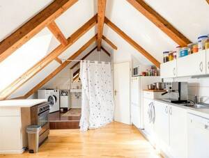 Charmante Dachgeschosswohnung in bester Altstadtlage in Regensburg zum Kauf! – 93047 Regensburg – Vorschaubild 2