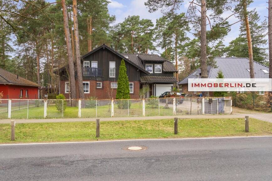 IMMOBERLIN.DE - Wunderbares Haus mit Einliegerwohnungen auf naturschönem Südwestgrundstück – Beelitz – Bild 1 von 9