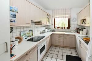 ImmoBillia:"Charmante 4,5-Zimmer-Maisonette-Wohnung mit 2 Tiefgaragenplätzen und 2 Sonnenbalkonen! – 71691 Freiberg am Neckar – Vorschaubild 3
