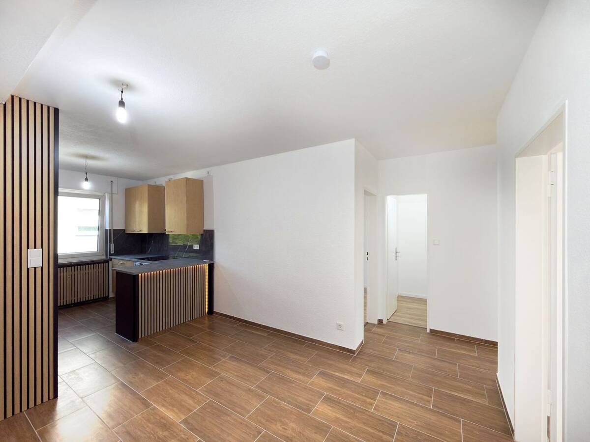 Frisch renovierte 3,5-Zimmer-Wohnung mit Südbalkon in innenstadtnaher Lage – 91052 Erlangen – Bild 1 von 9