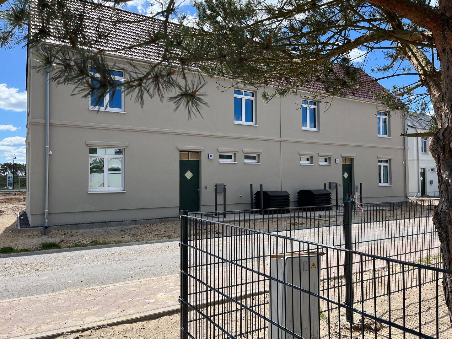 Familien aufgepasst: Doppelhaushälfte mit Garten am Berliner Stadtrand – unter 14 € / m²