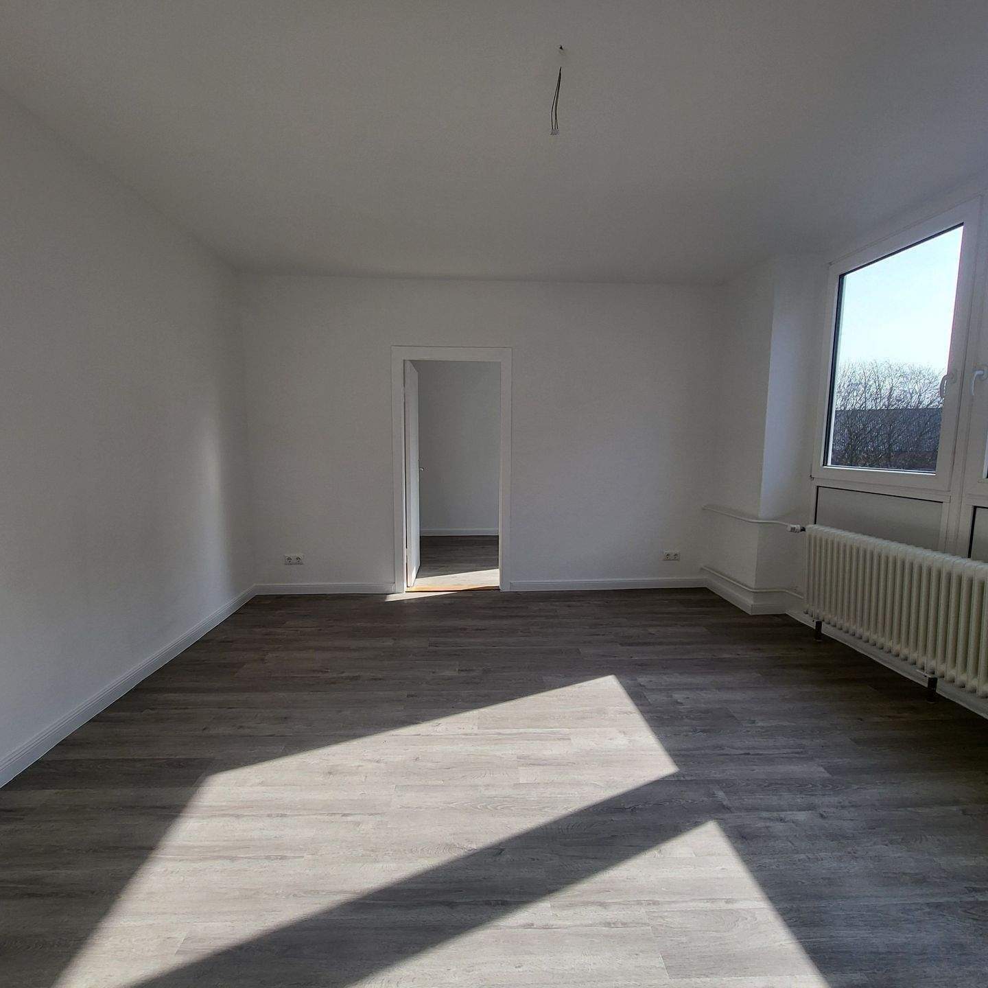 3 - Zimmer-Wohnung Nh Schrevenpark/Exerzierplatz *** Laminat/neuwertige EBK / Duschbad – Kiel – Vorschaubild 3