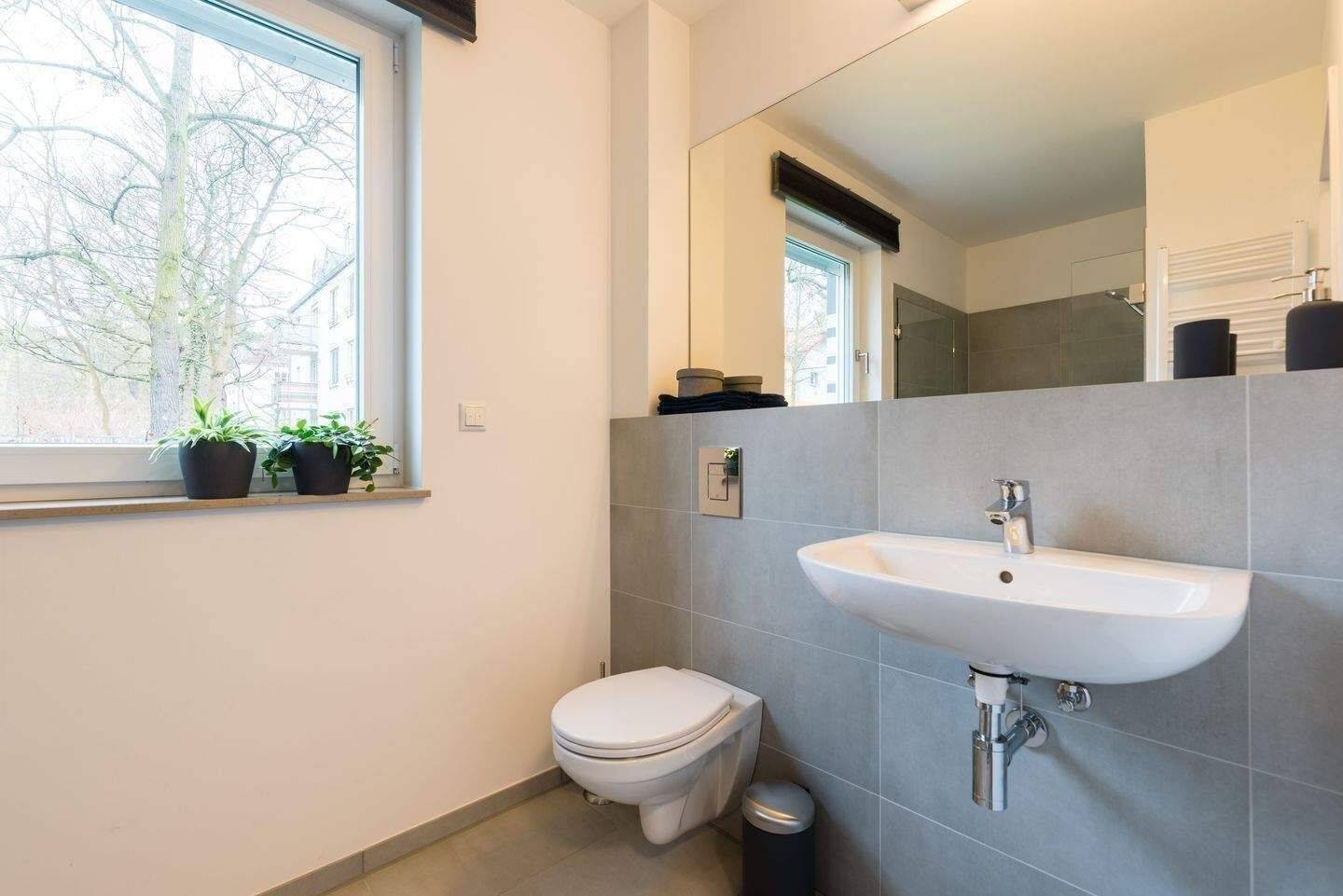 Helles möbliertes Apartment mit Balkon und ALL-IN-Miete am Campus Babelsberg – Potsdam – Vorschaubild 4