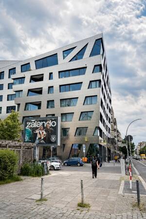 Möblierte 2-Zimmer-Wohnung im Sapphire Berlin mit Balkon – 10115 Berlin – Vorschaubild 3