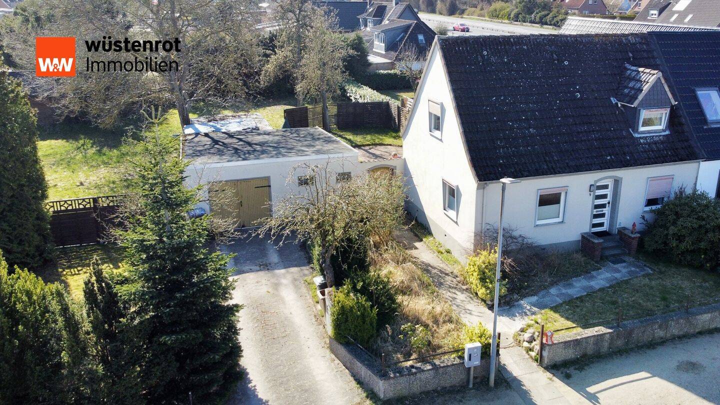 Großzügiges Grundstück mit Entwicklungspotenzial - kleine Doppelhaushälfte in Lübeck-Kücknitz – Lübeck – Vorschaubild 2