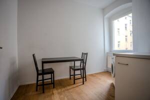 Provisionsfrei! Renovierte Altbauwohnung mit großem Balkon im begehrten Samariterkiez. – 10247 Berlin – Vorschaubild 9