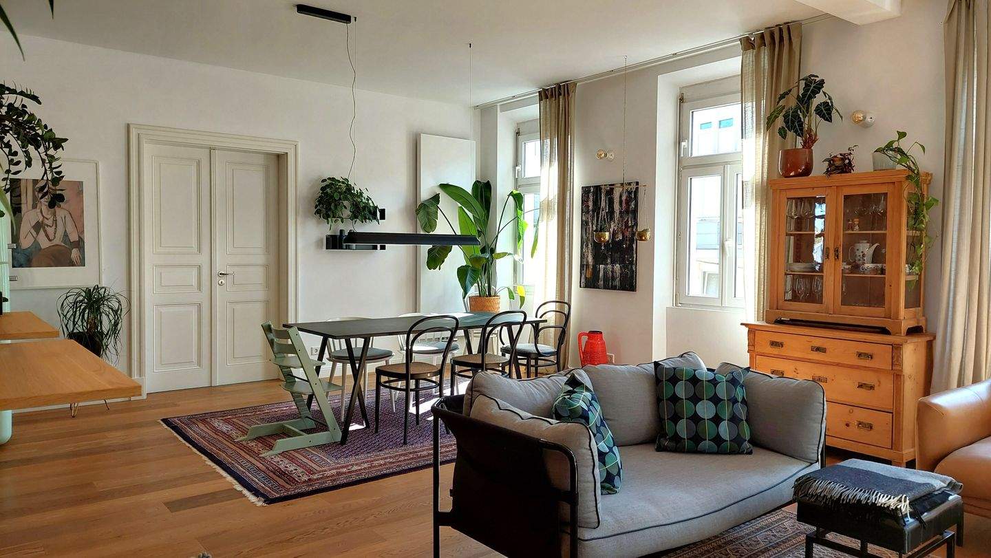 ... traumhaft - großzügig - einzigartig - kernsanierte 4-Zimmer mit Balkon/Loggia und zwei PKW-Stellplätze – Fürth – Vorschaubild 8