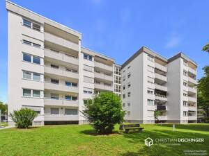 Solide Kapitalanlage - ideal aufgeteilte 4-Zimmer-Wohnung mit EBK, 2 x Balkonen und TG-Stellplatz