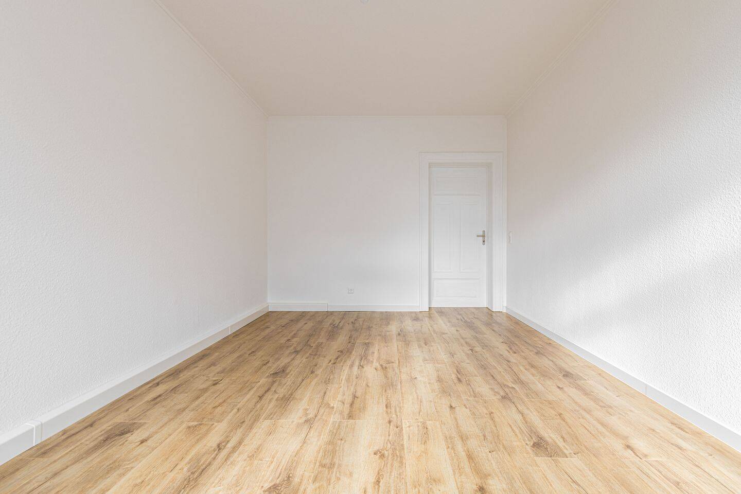 Stilvolles Wohnen für Singles oder Paare - 2-Zimmer-Altbauwohnung mit Balkon – Leipzig – Vorschaubild 2
