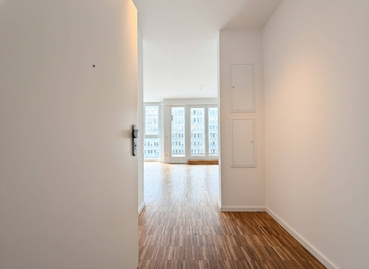 Stilvoll Wohnen mit Sonnenbalkon und moderner Küche - 2 Zimmer Wohnung nahe Alexanderplatz – Berlin – Vorschaubild 2