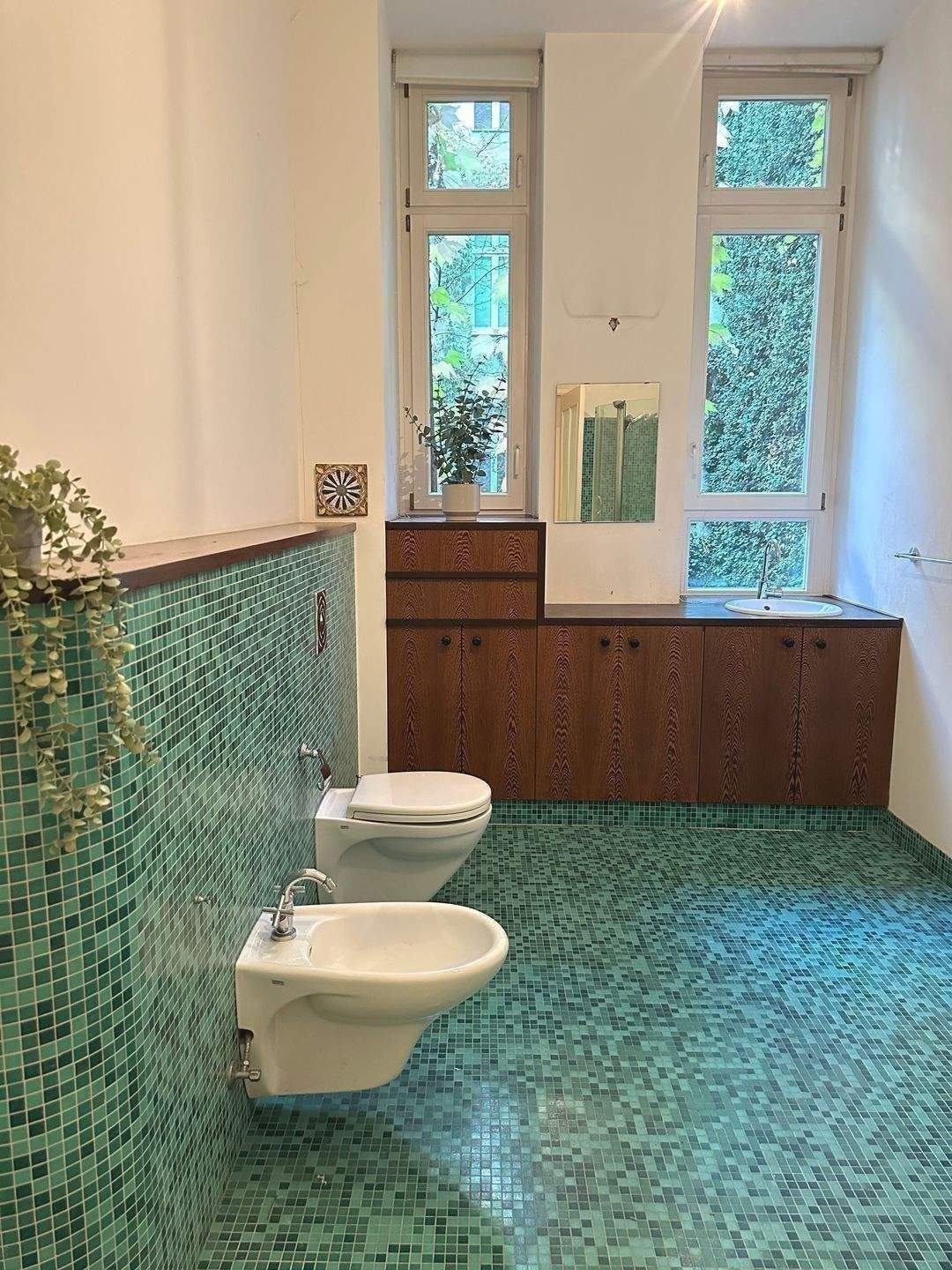WUNDERBARE, GROSSZÜGIGE 5-6 ZIM. ALTBAU-WHG., GR. WOHNKÜCHE + BALKON MIT VIEL POTIENTIAL UNWEIT KUDAMM – Berlin – Vorschaubild 8