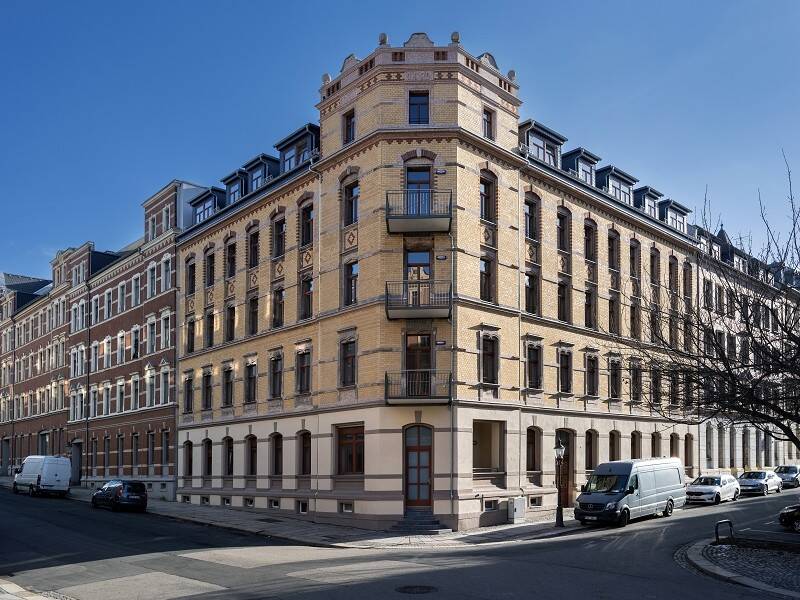 Traumhafte sanierte 3-Zimmerwohnung mit Fußbodenheizung, Parkett, Balkon und Aufzug!